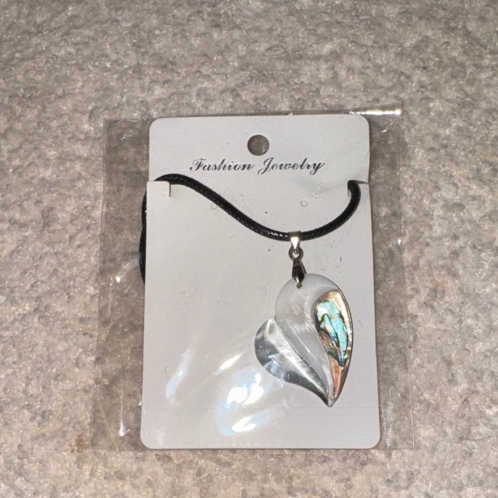 Fashion Jewelry Iridescent Pendant Necklace